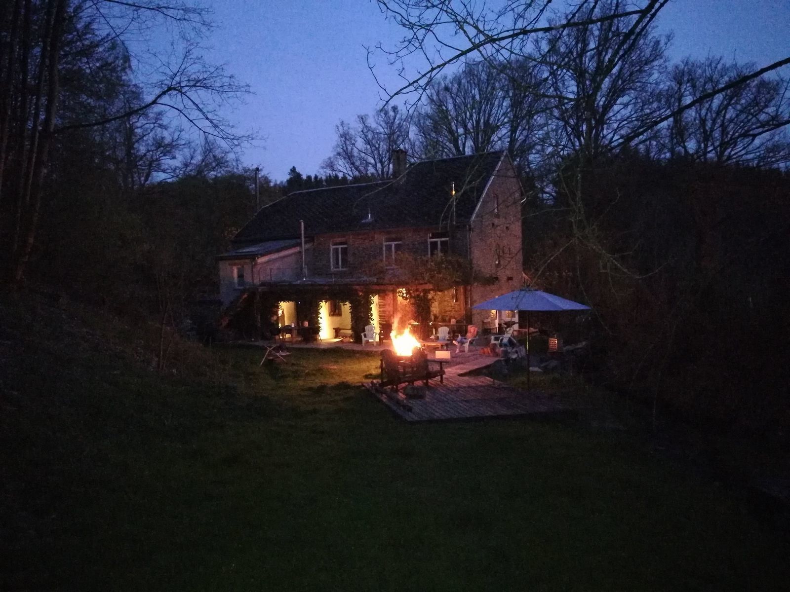 Vakantiehuis la Source de Bru - groepshuis met pizzaoven