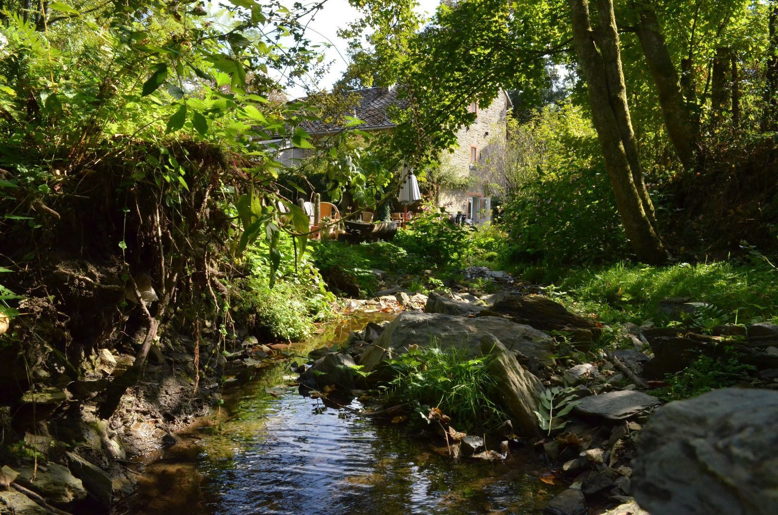 Vakantiehuis la Source de Bru - groepshuis met pizzaoven