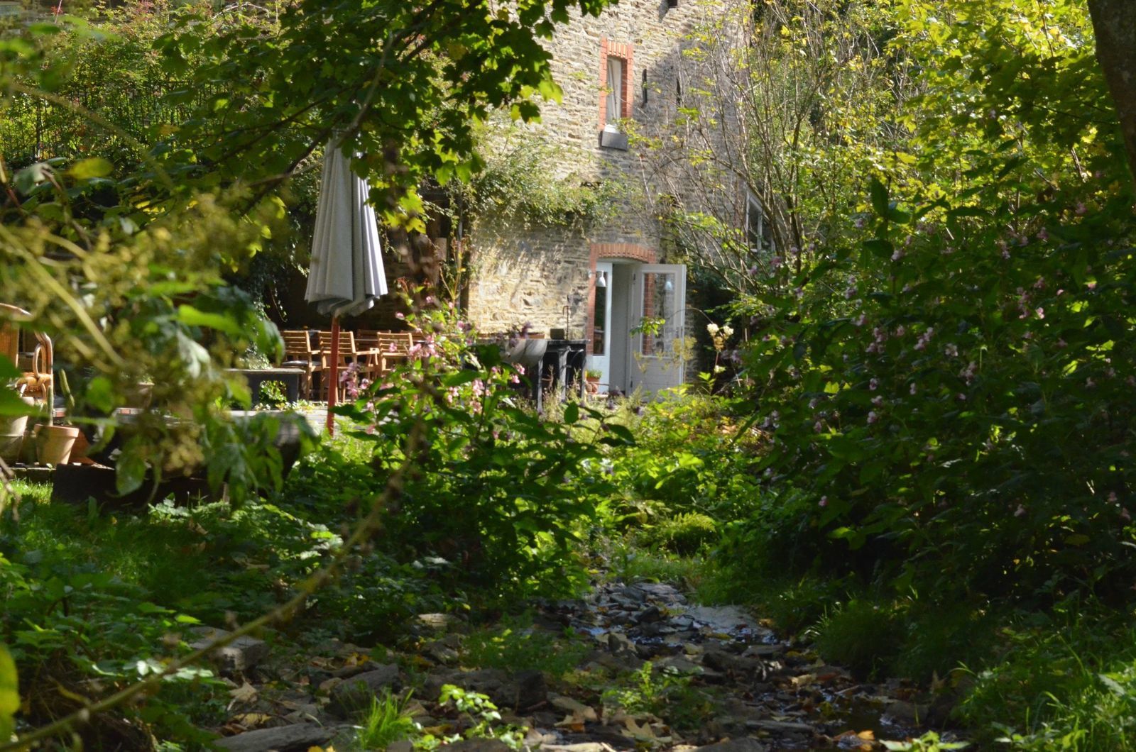 Vakantiehuis la Source de Bru - groepshuis met pizzaoven