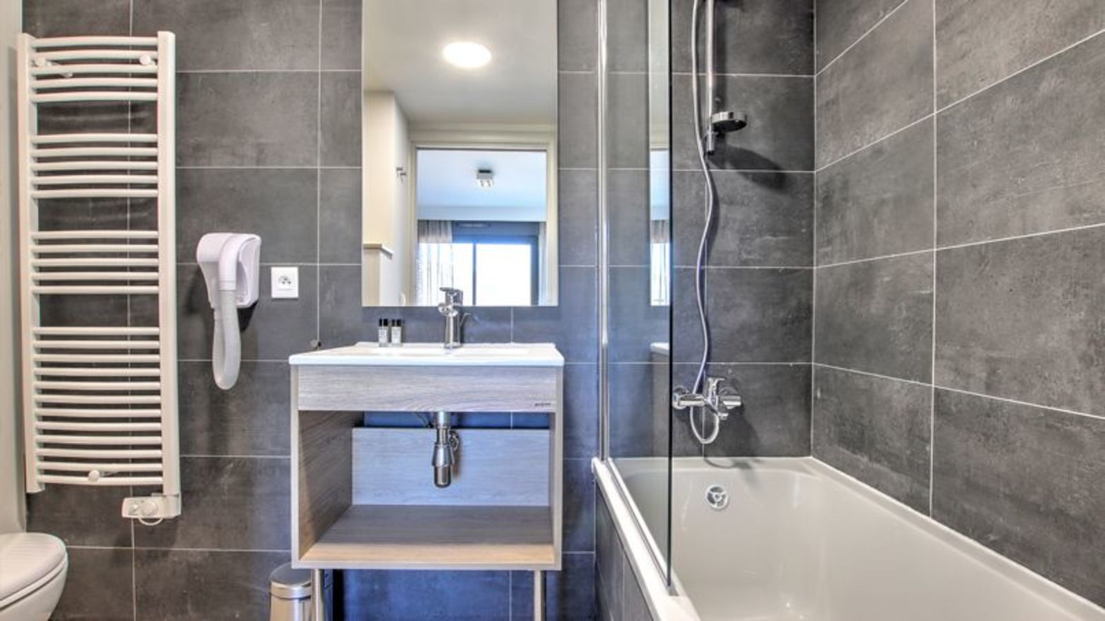 Nieuwe premium penthouse voor 6 personen met 3 kamers en groot terras