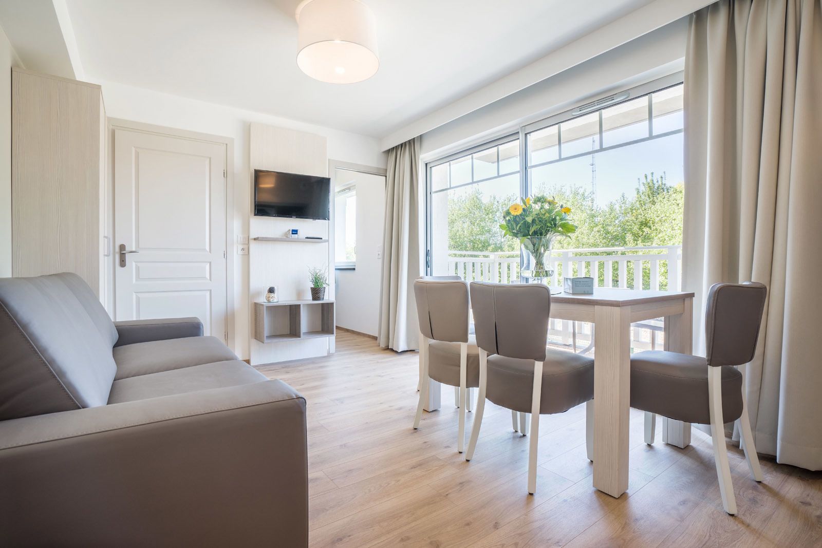 Studio pour 4 personnes avec 2 coins couchages et balcon