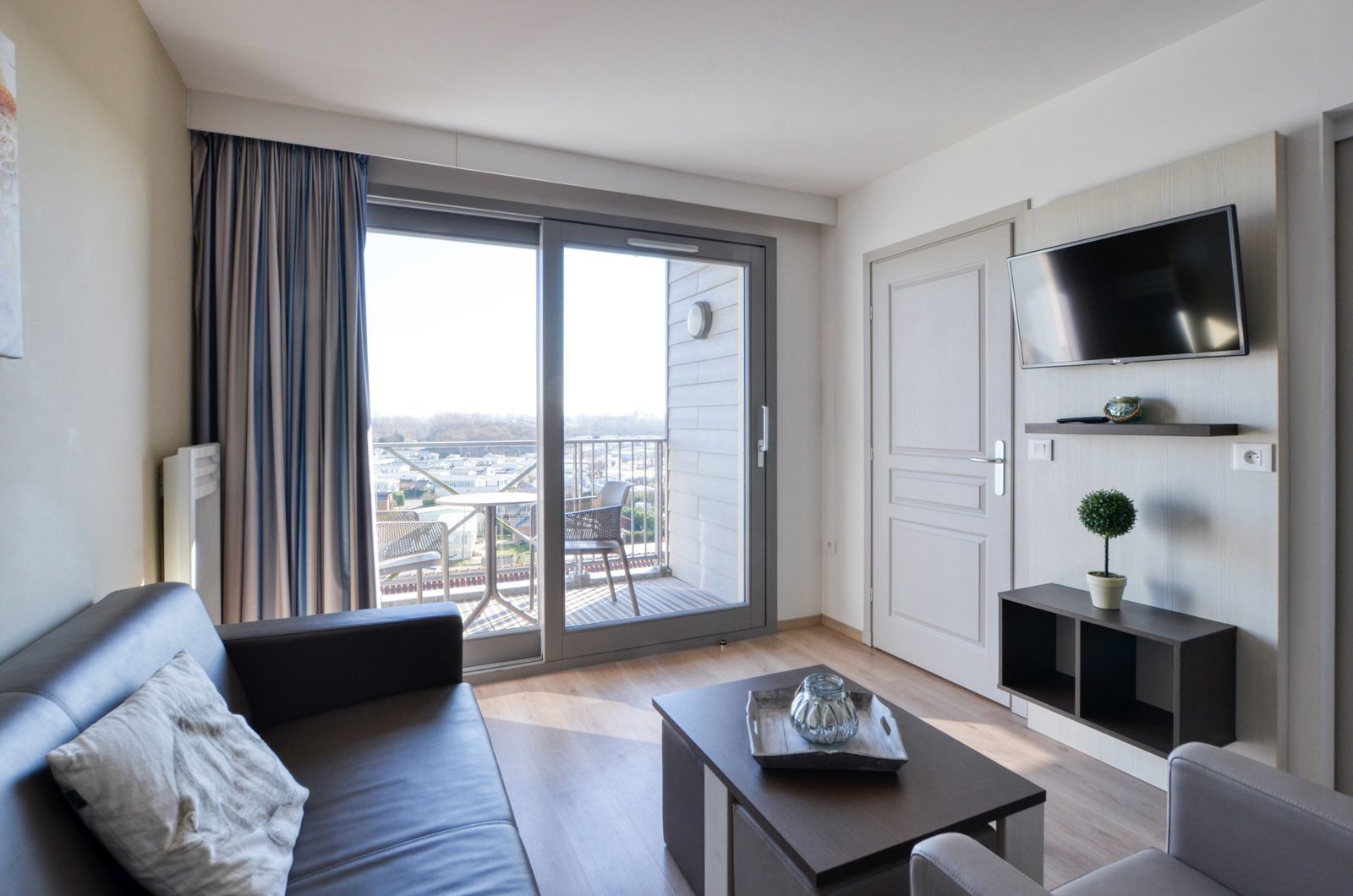 Apartment for 6 people (2 adults - 4 children) with balcony
