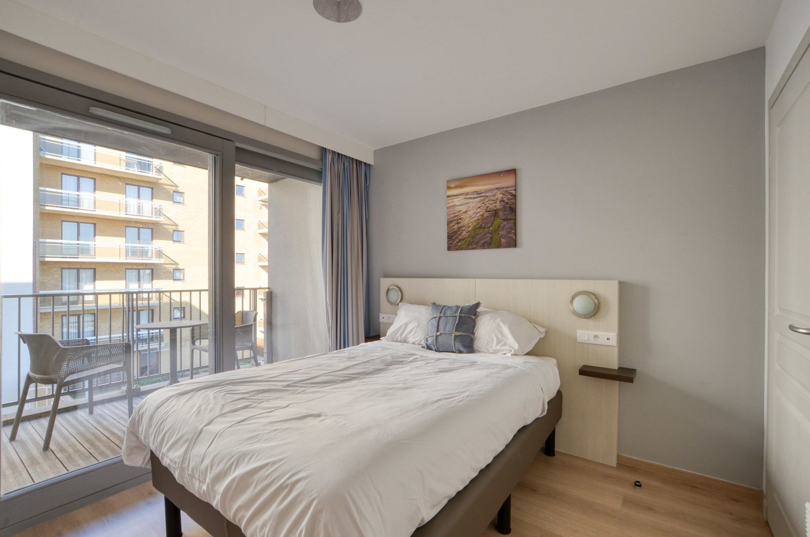 Apartment for 6 people (4 adults - 2 children) with balcony