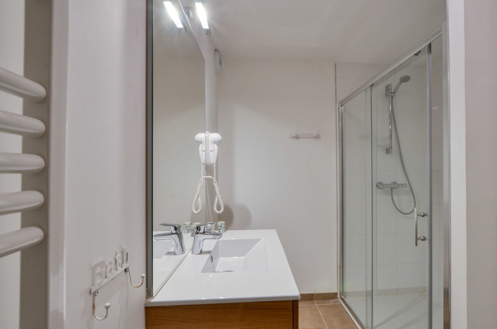 Apartment for 6 people (4 adults - 2 children) with balcony