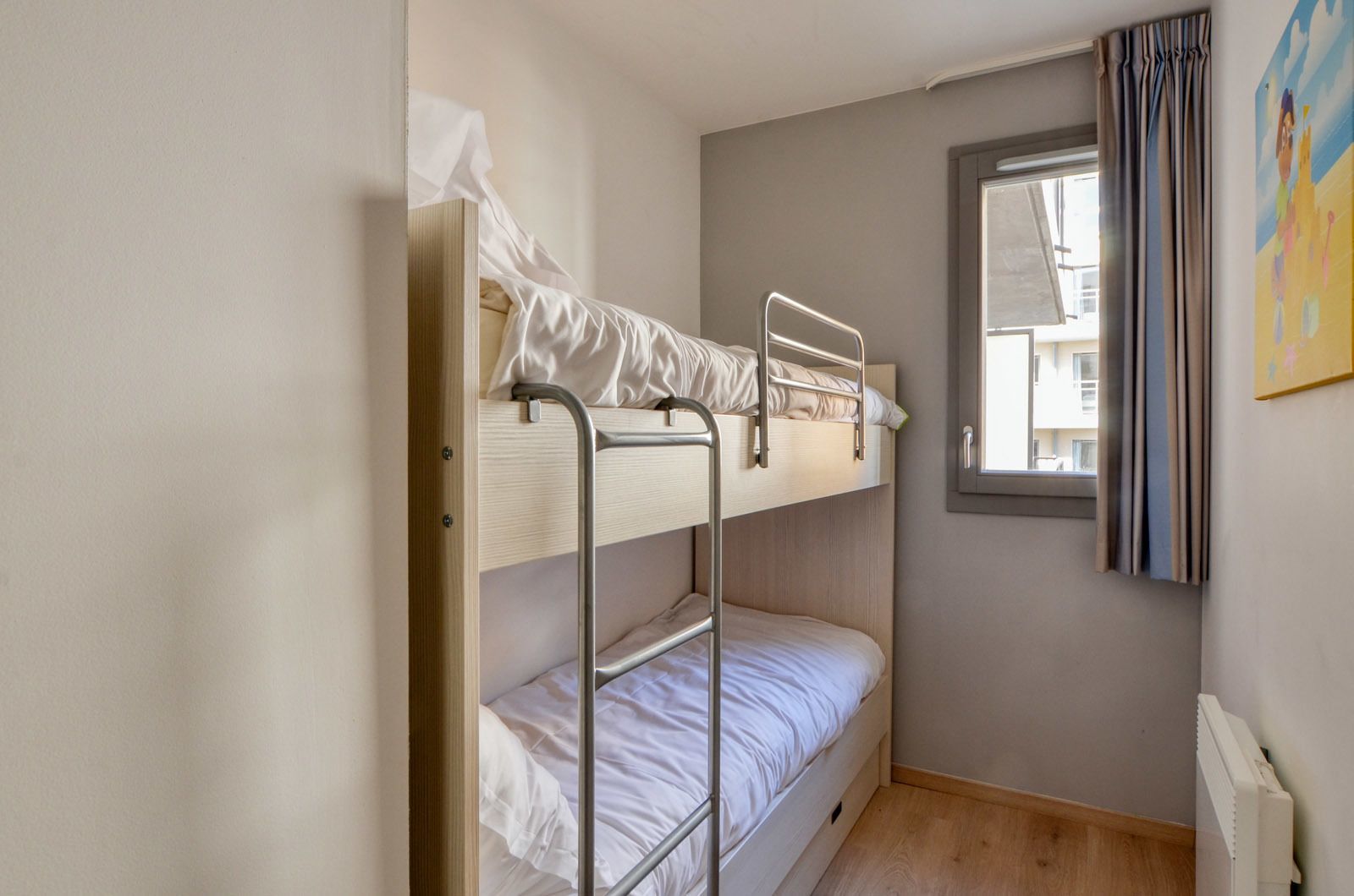Apartment for 6 people (4 adults - 2 children) with balcony