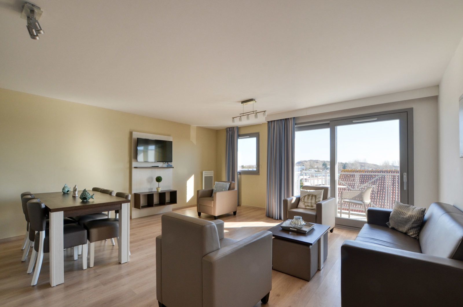 Apartment for 6 people (4 adults - 2 children) with balcony