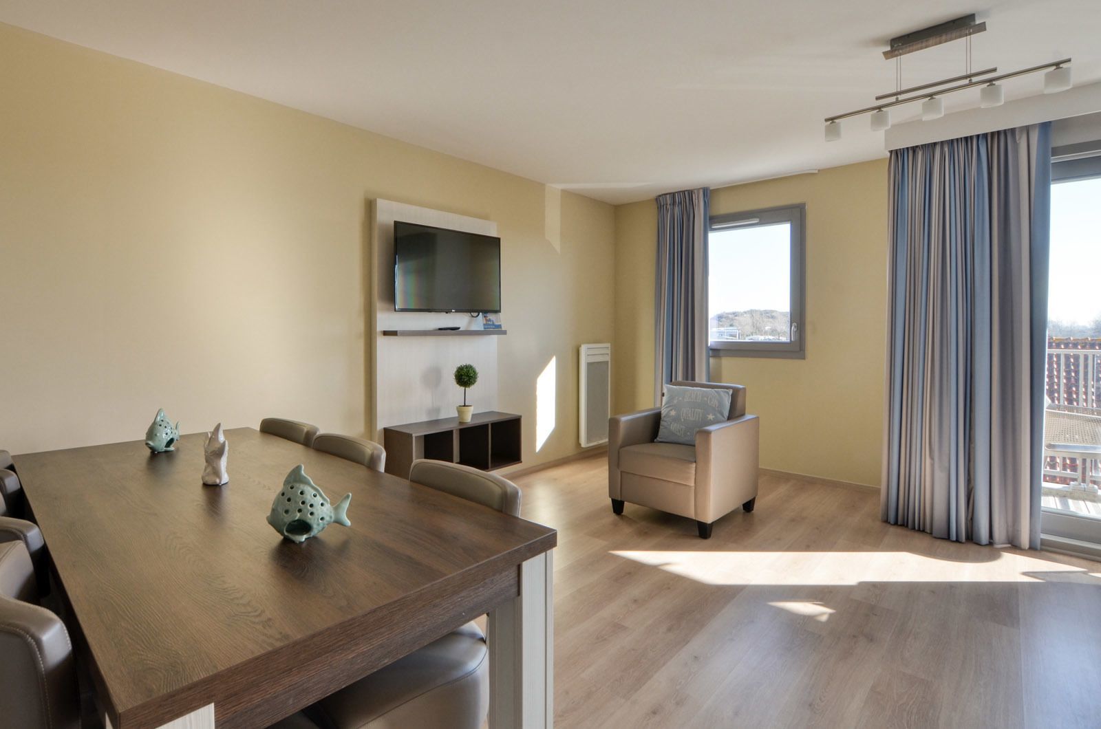 Apartment for 6 people (4 adults - 2 children) with balcony