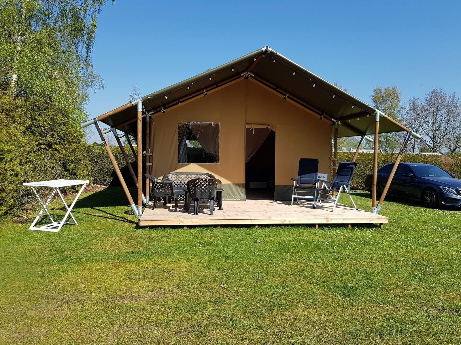 Safari tent