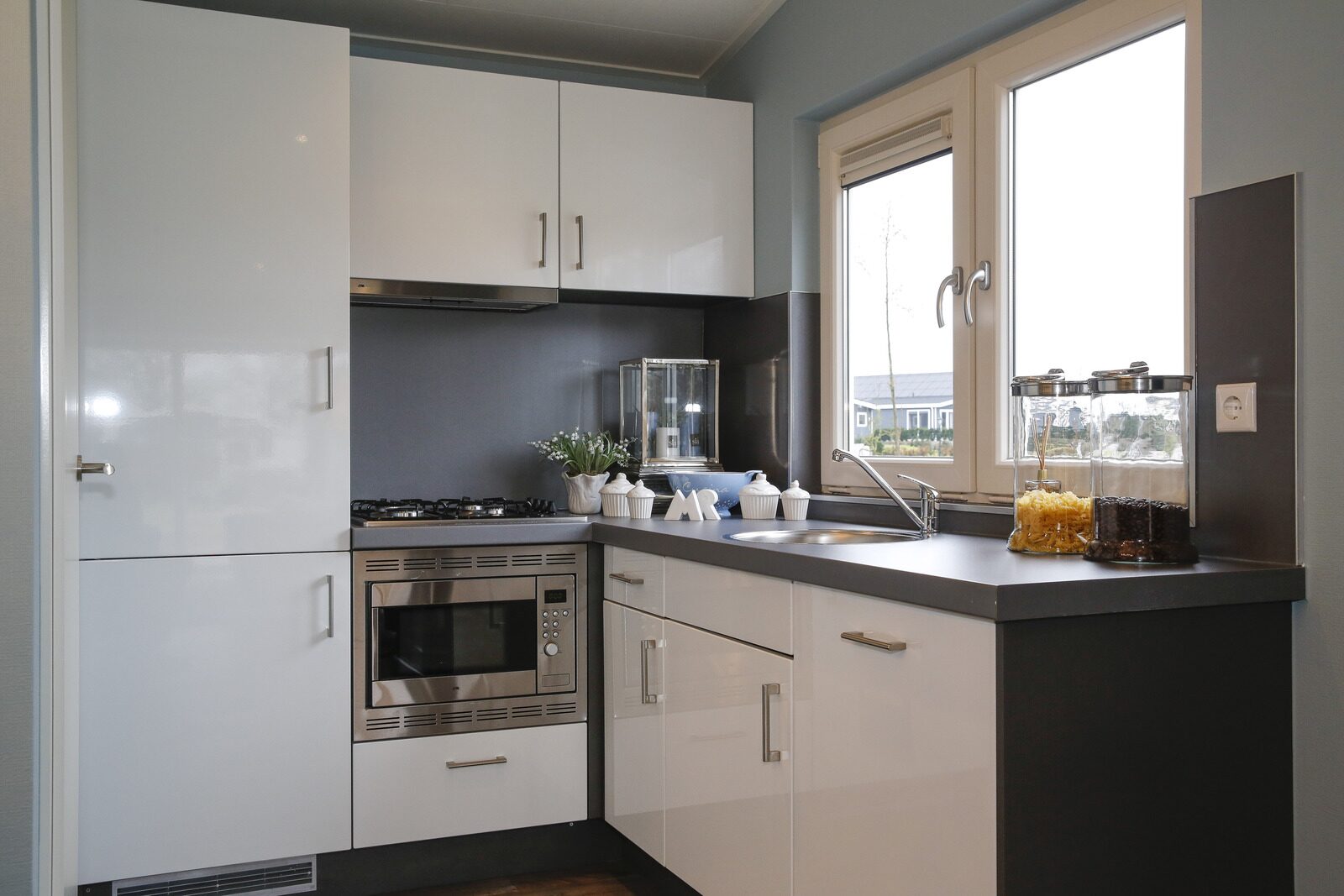 DeLuxe (without TV): 6 people, 3 bedrooms