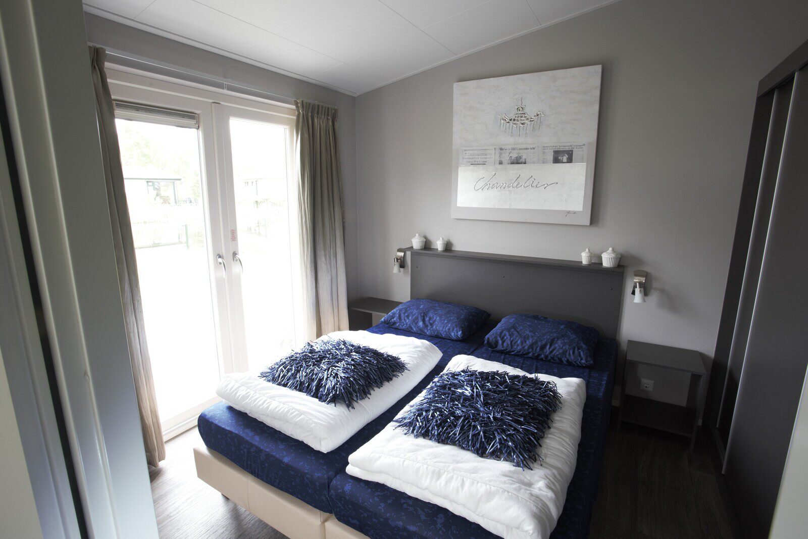 DeLuxe (without TV): 6 people, 3 bedrooms