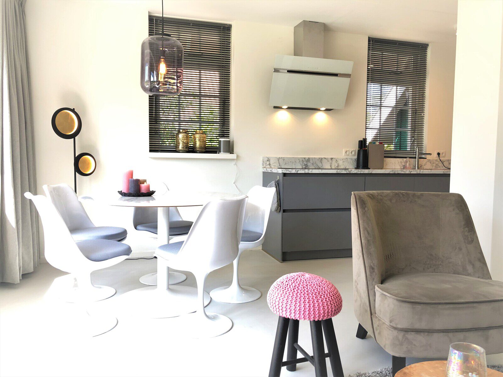 De Kastanje 5-persoons met overdekte lounge en hottub, barrelsauna, stoomsauna, ligbad, sunshower, wifi