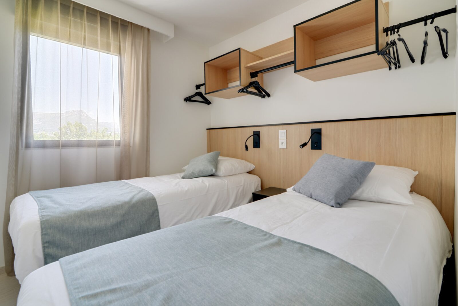 Suite deluxe pour 4 personnes avec 2 chambres - lit double et lits simples