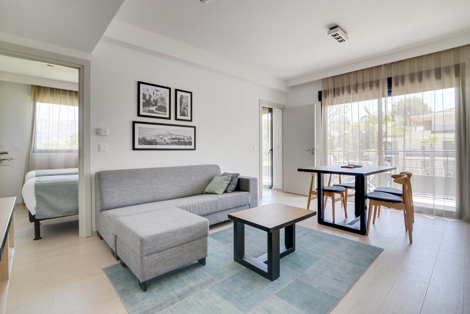 Suite deluxe pour 4 personnes avec 2 chambres - lit double et lits simples