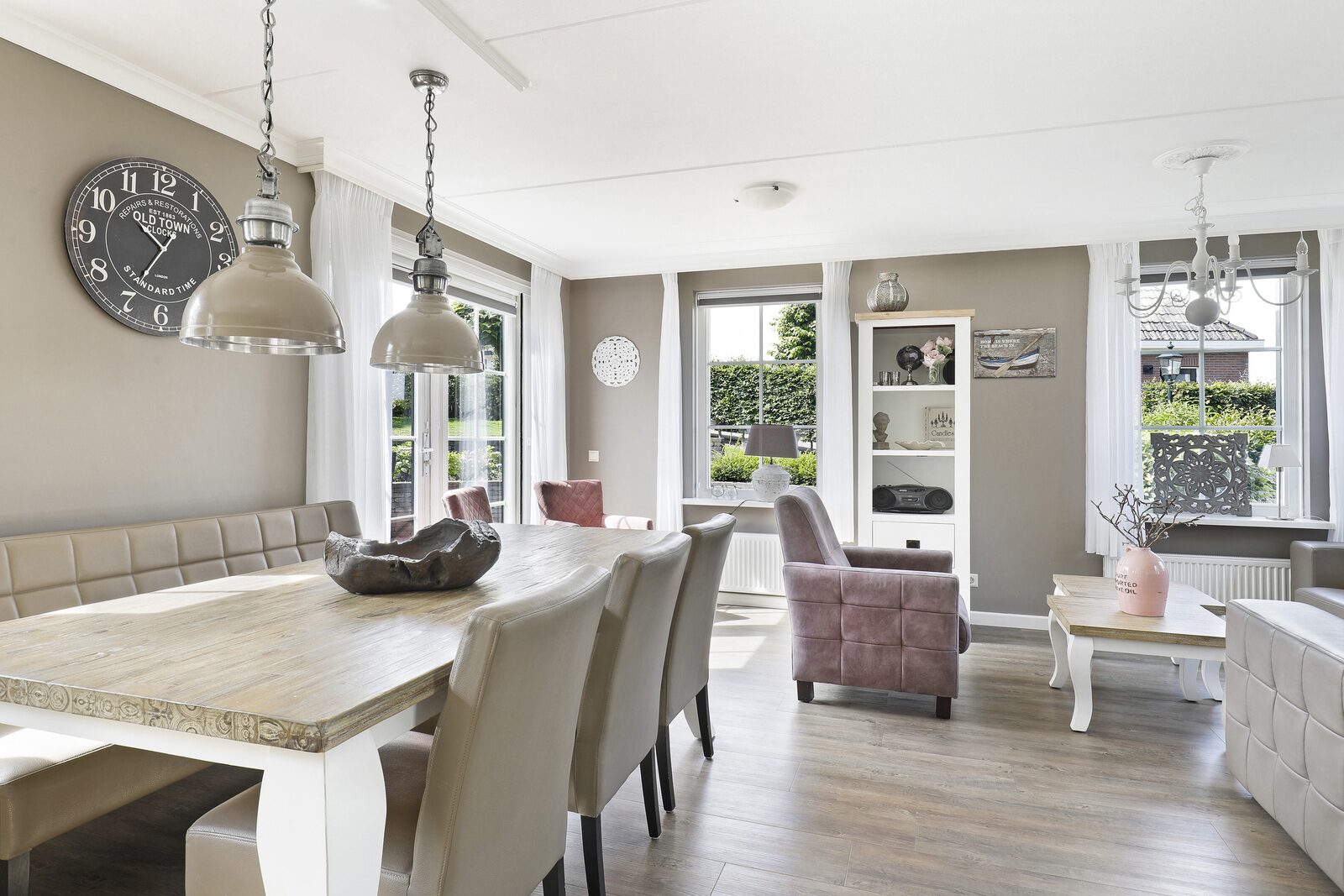 Notary home (without TV): 8 people