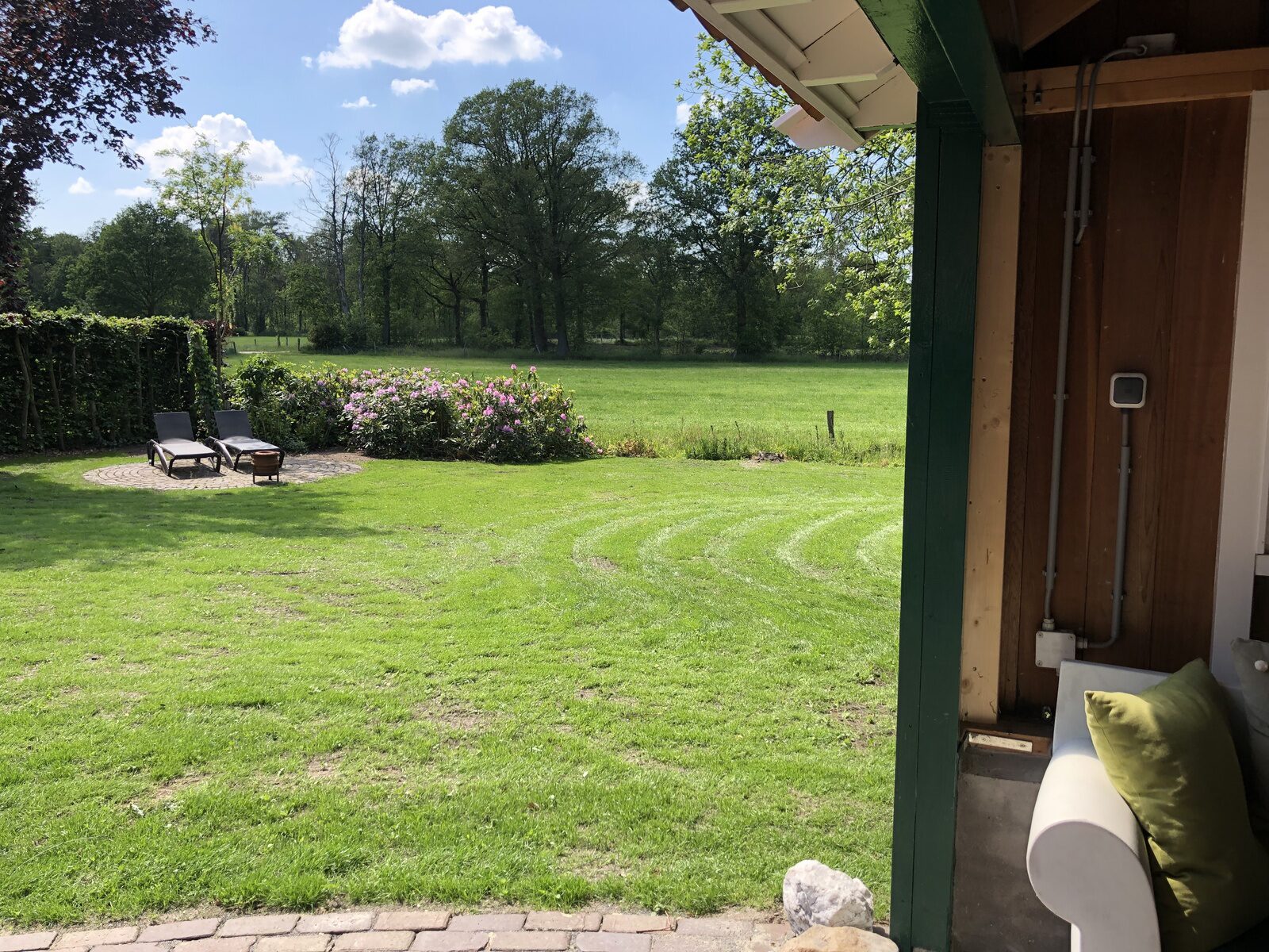 De Kastanje 5-persoons met overdekte lounge en hottub, barrelsauna, stoomsauna, ligbad, sunshower, wifi