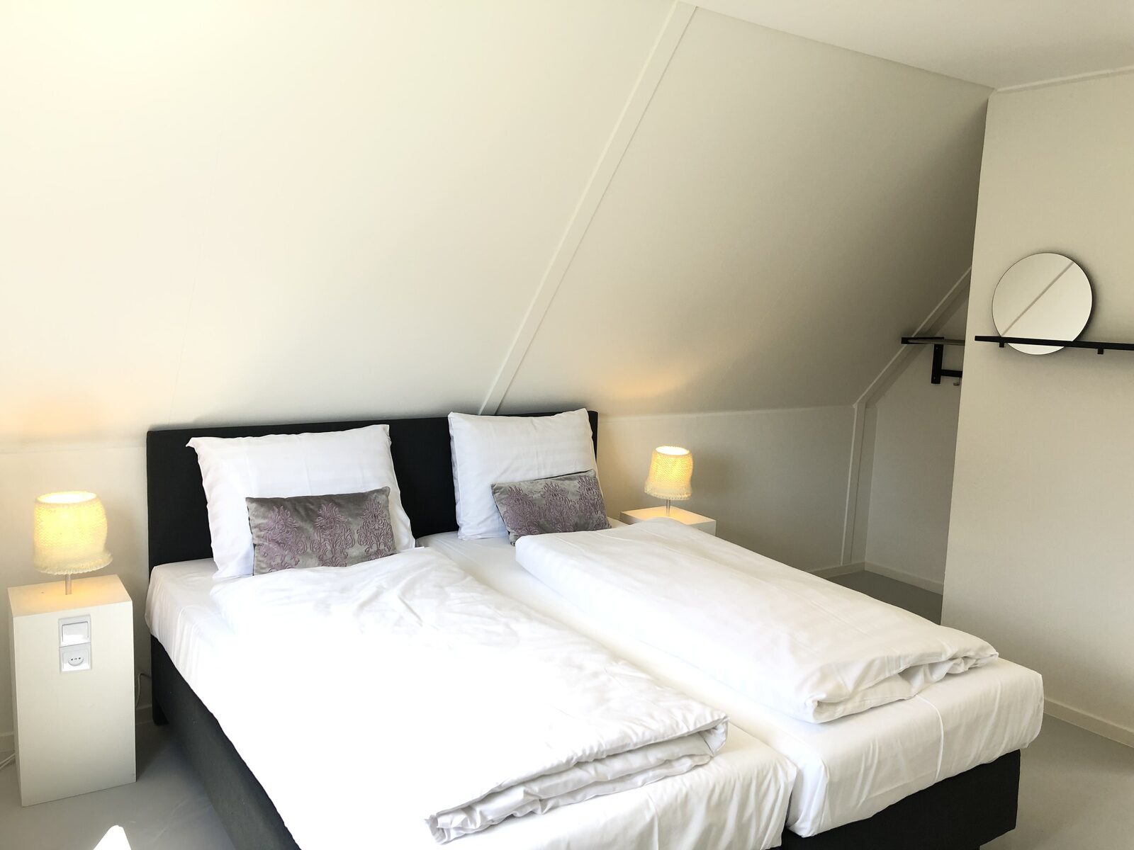 De Kastanje 5-persoons met overdekte lounge en hottub, barrelsauna, stoomsauna, ligbad, sunshower, wifi