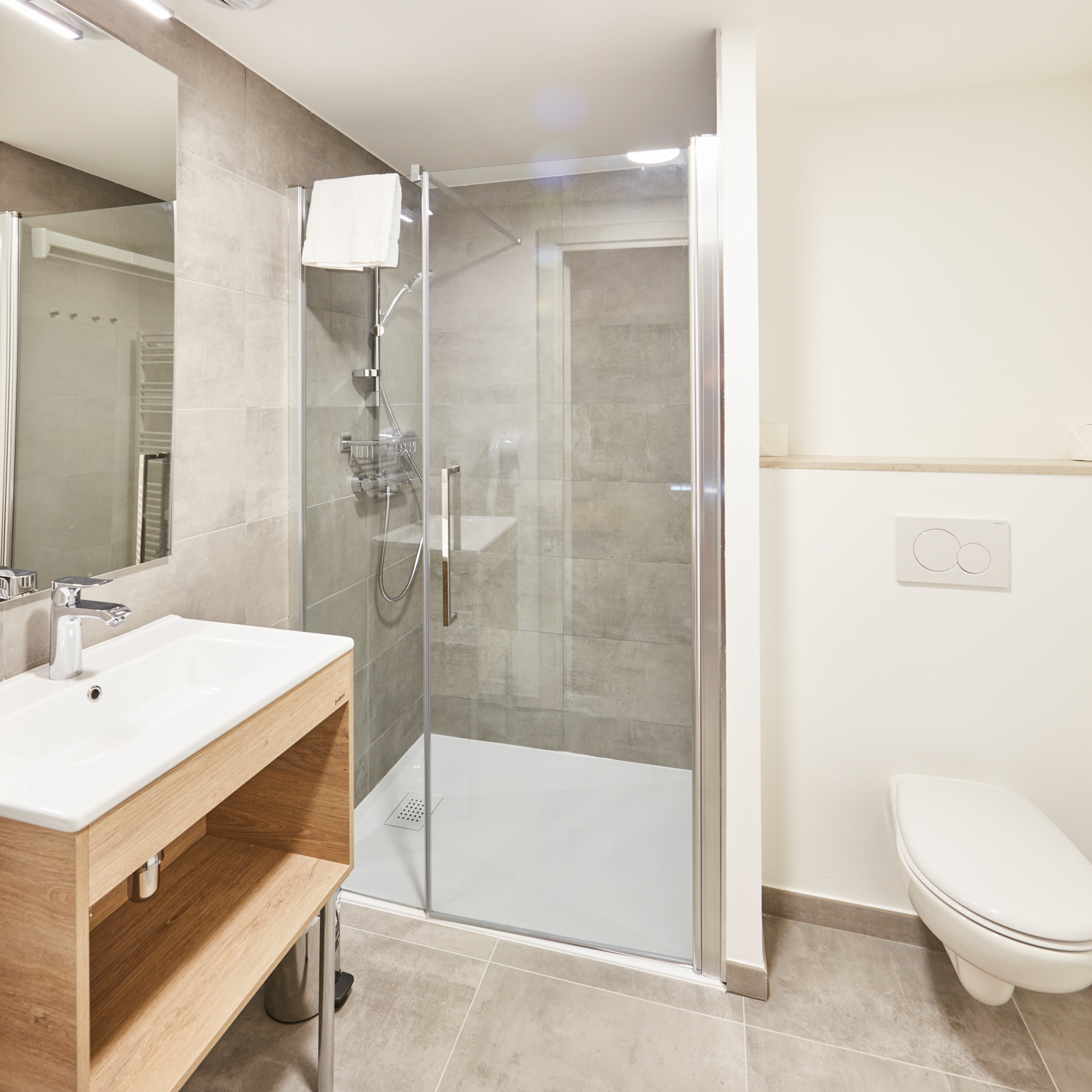 New deluxe suite for 6 people with 2 bedrooms