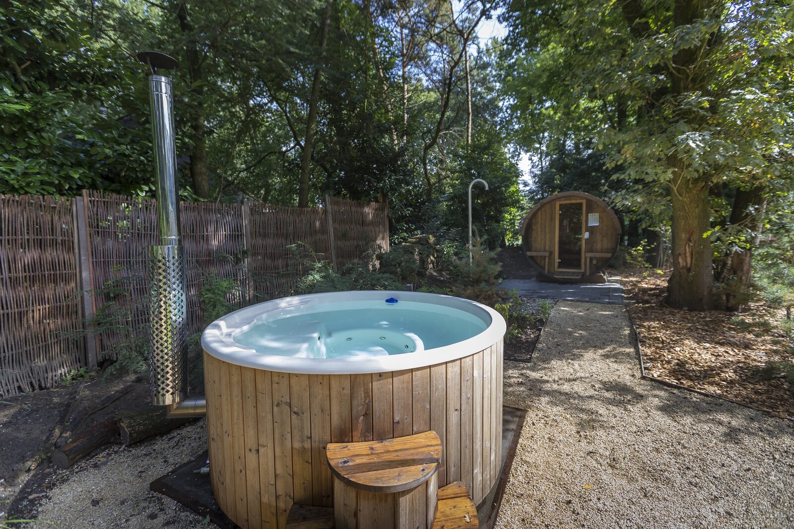 Bos Bungalow with Wellness 