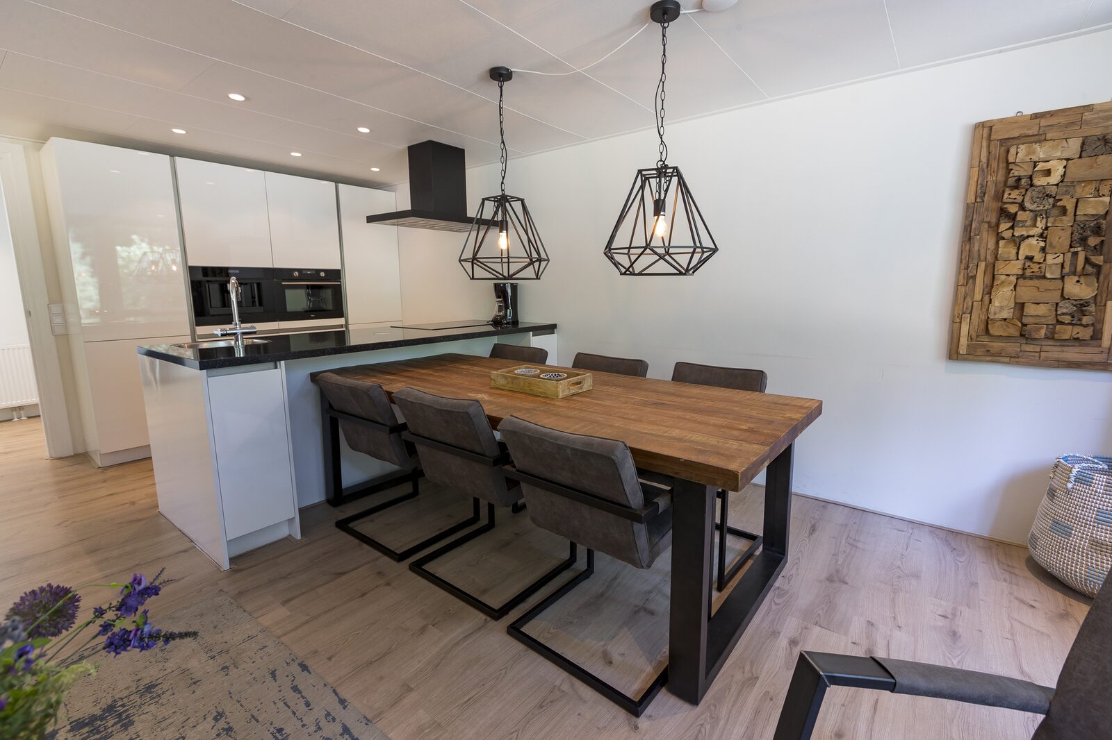 Bos Bungalow with Wellness 