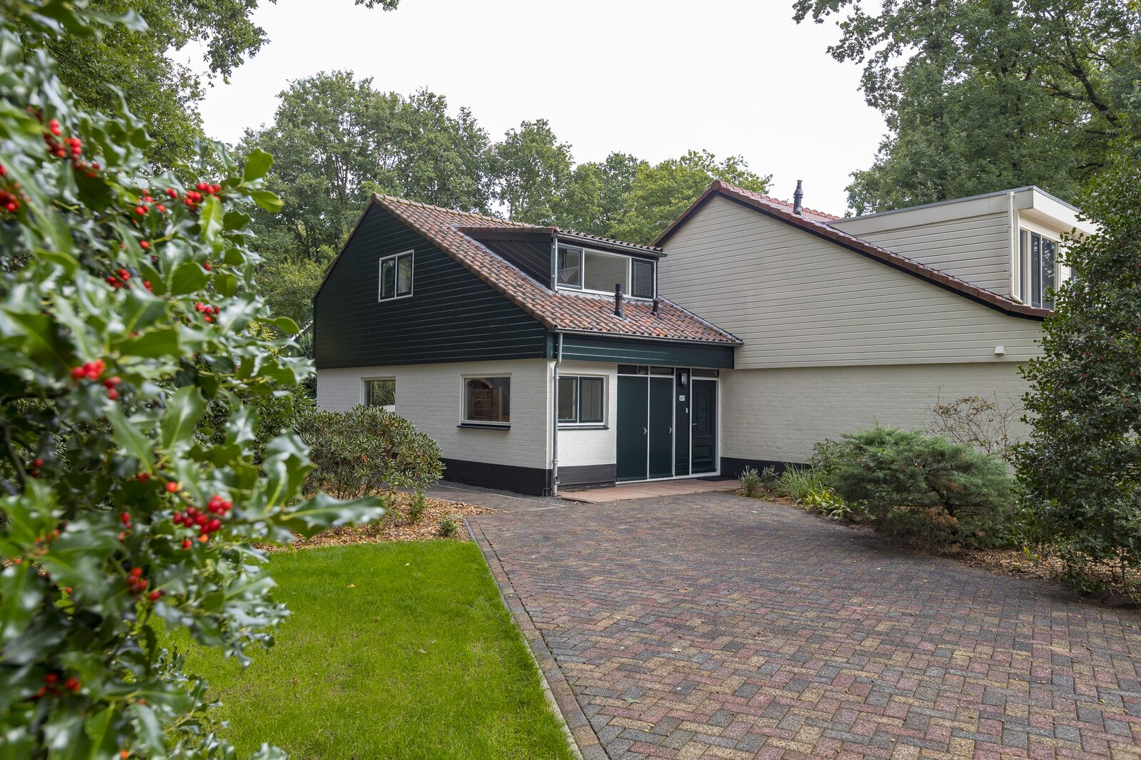 Bos Bungalow with Wellness 