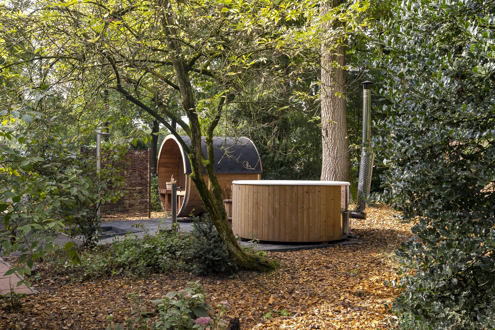 Bos Bungalow with Wellness 