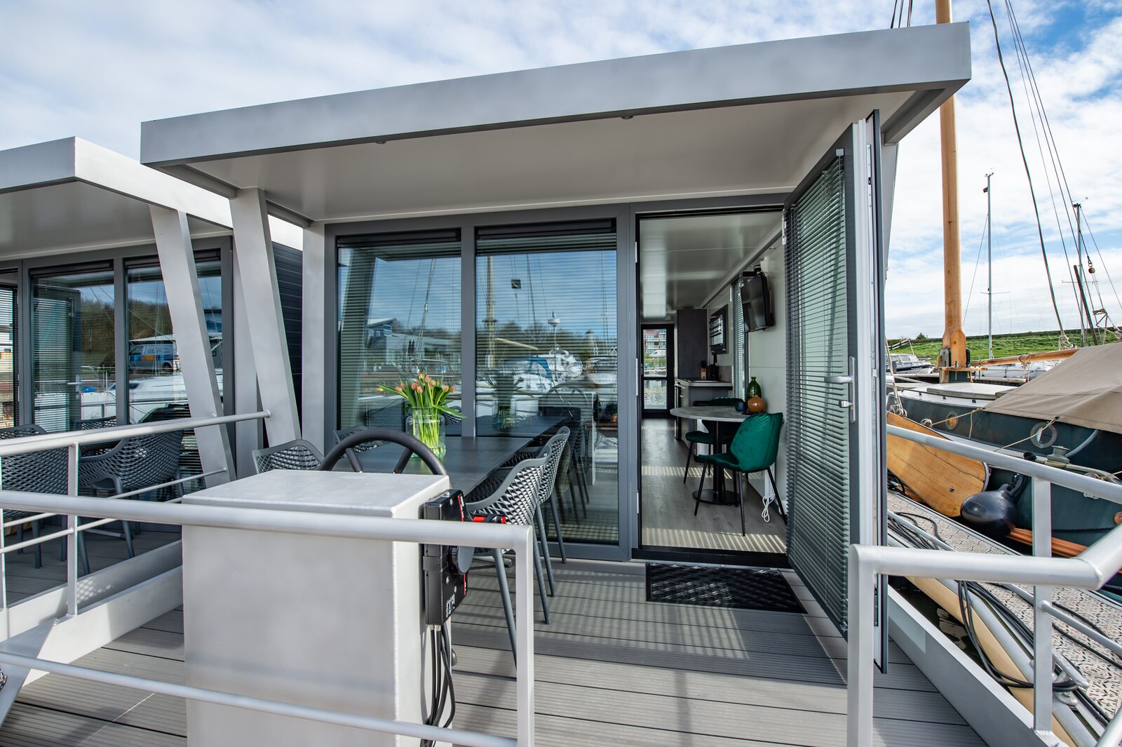 Waterlodge Blue Lagoon | d'Ouwe Haven