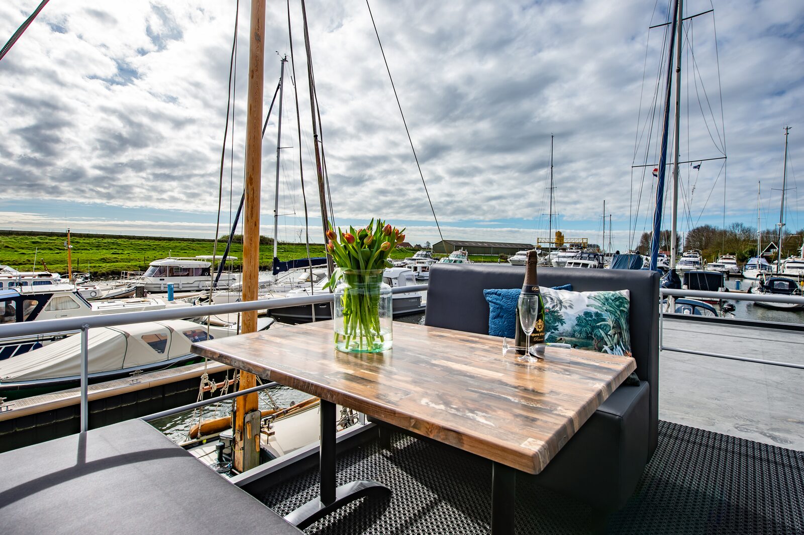 Waterlodge Blue Island | d'Ouwe Haven