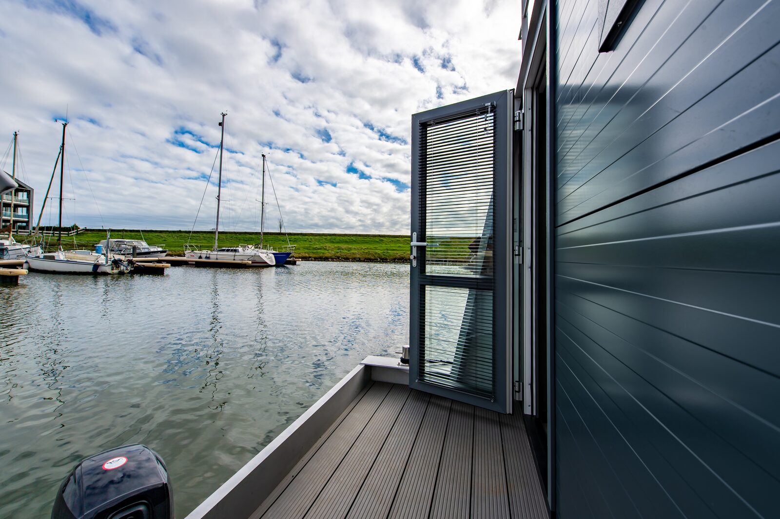 Waterlodge Blue Island | d'Ouwe Haven