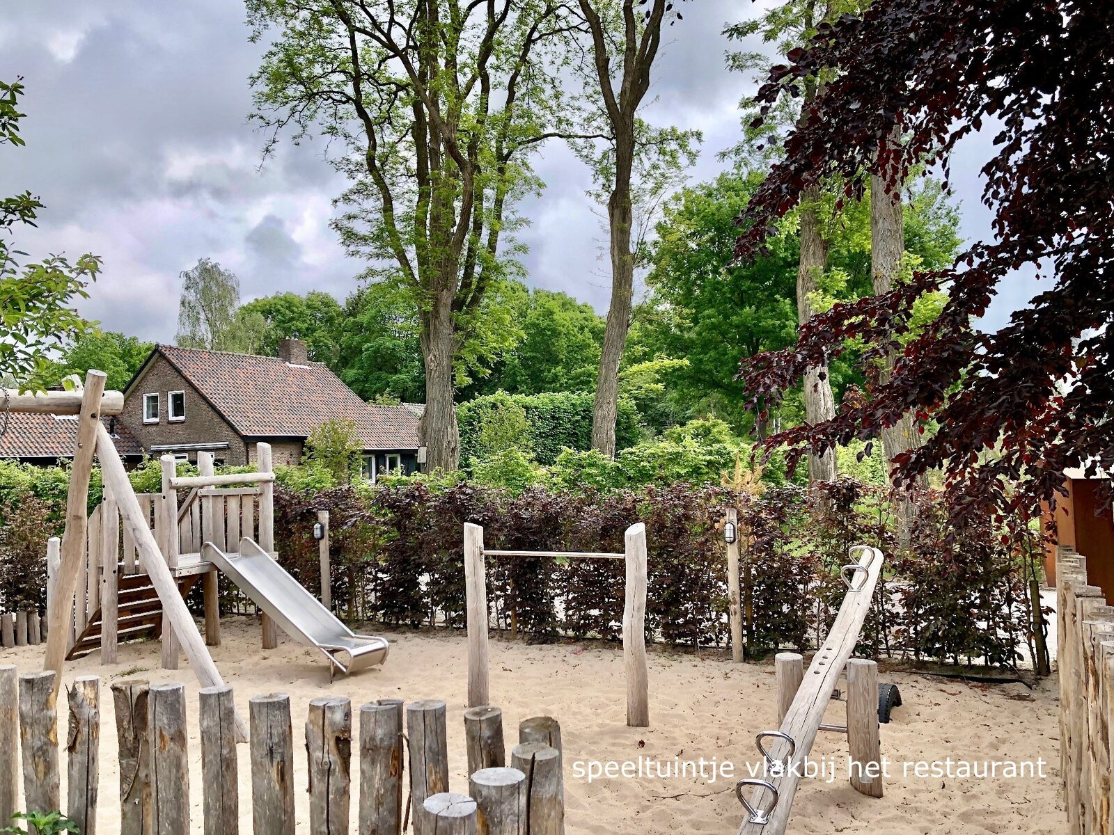 Houten Boshuis - luxe wellness vakantiehuis met hottub