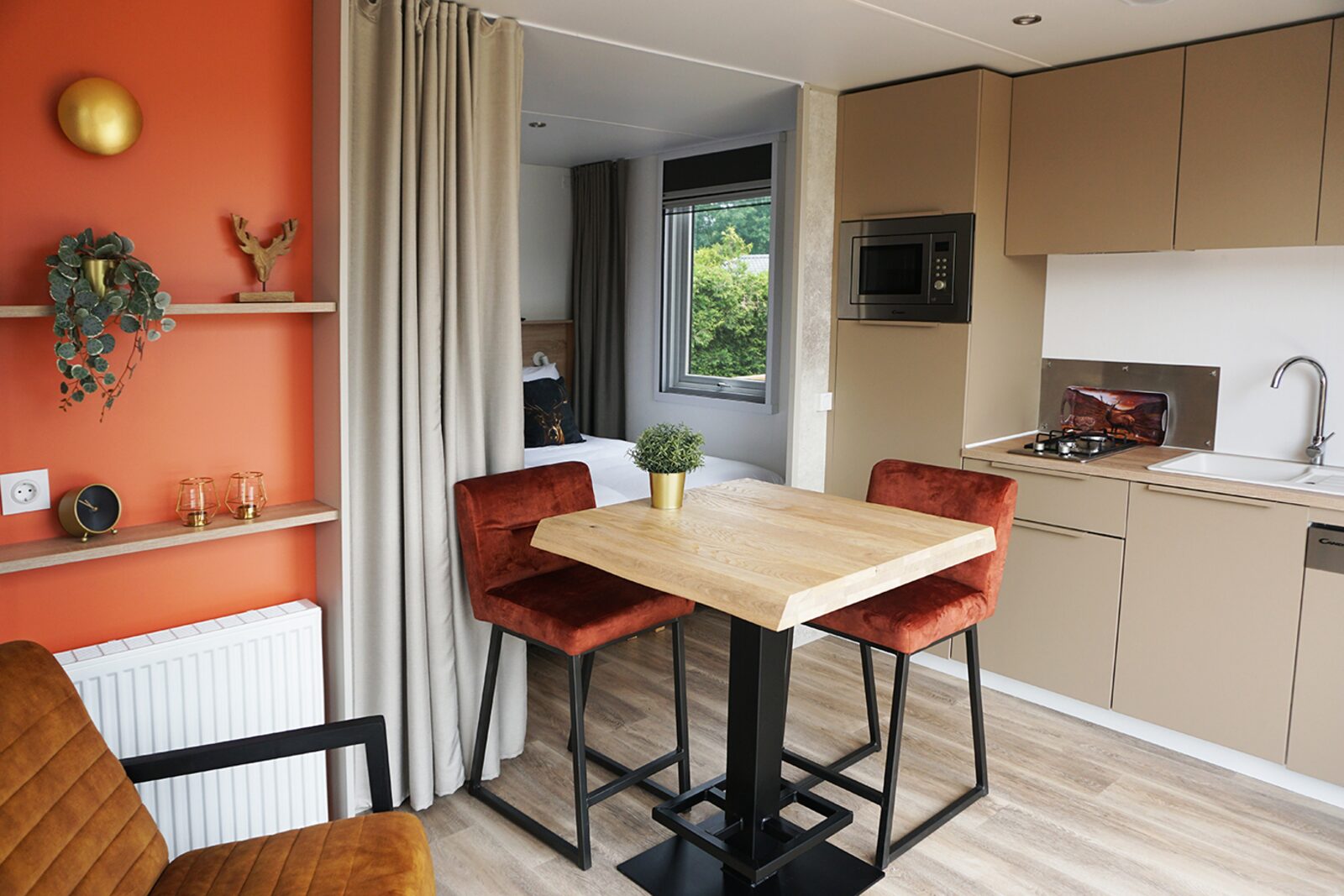 Two-person Hotel Lodge