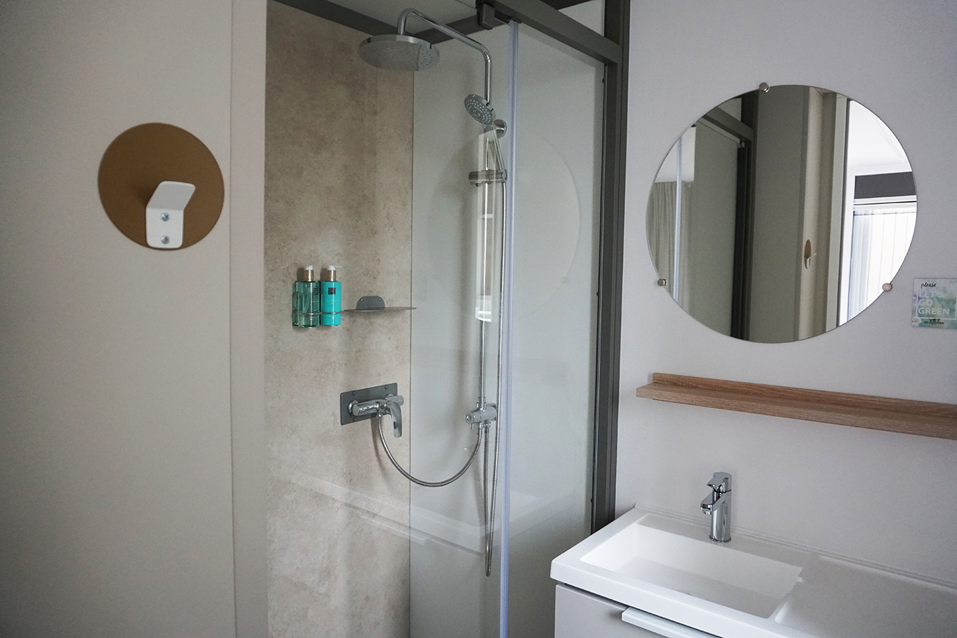 2 + 2-person Hotel lodge