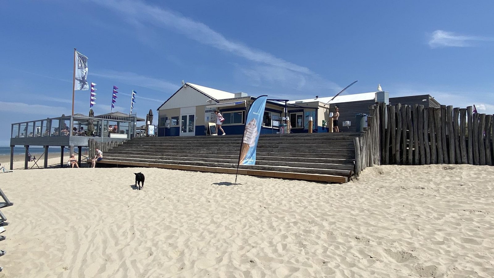 VZ466 Mobile home Duif 258 in Renesse