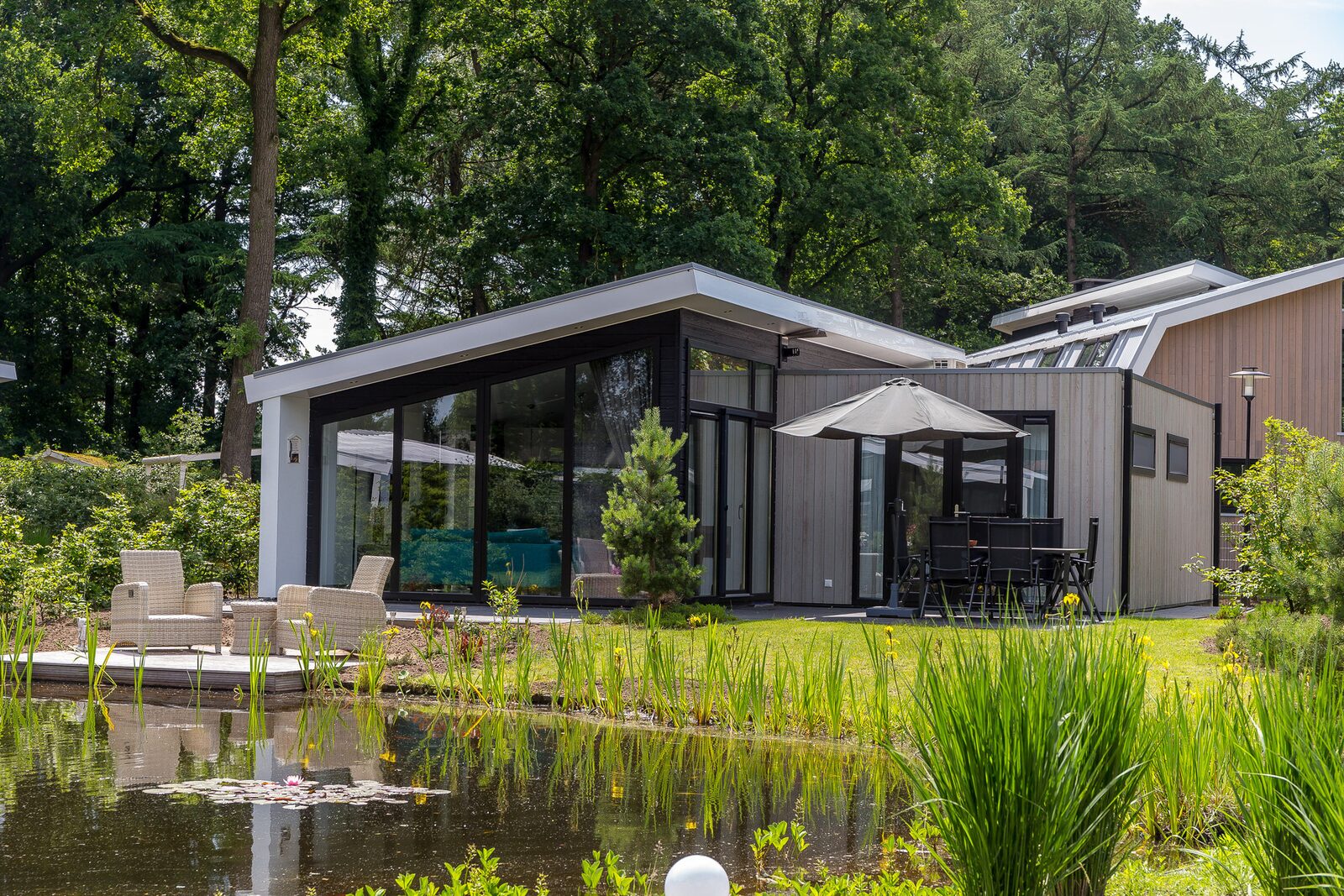 Bos Lodge 75 6 persons with hot tub
