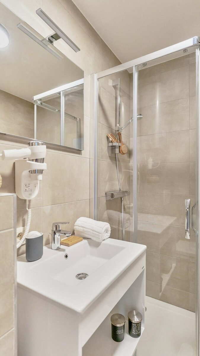 Essential Suite - 2p | Dubbelbed | Balkon - Stadszicht