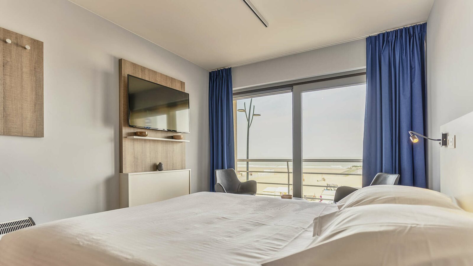 Essential Suite - 2p | Double bed | Partial sea view