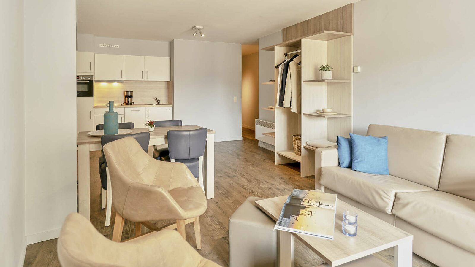 Essential Suite - 4p | Slaaphoek - Zetelbed | Balkon - Stadszicht