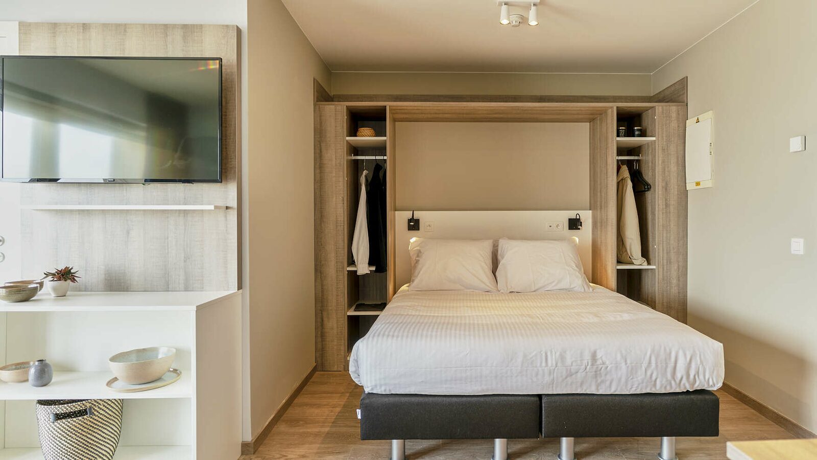 Comfort Suite - 4p | Bedroom - Sleeping corner | Balcony - Sea view