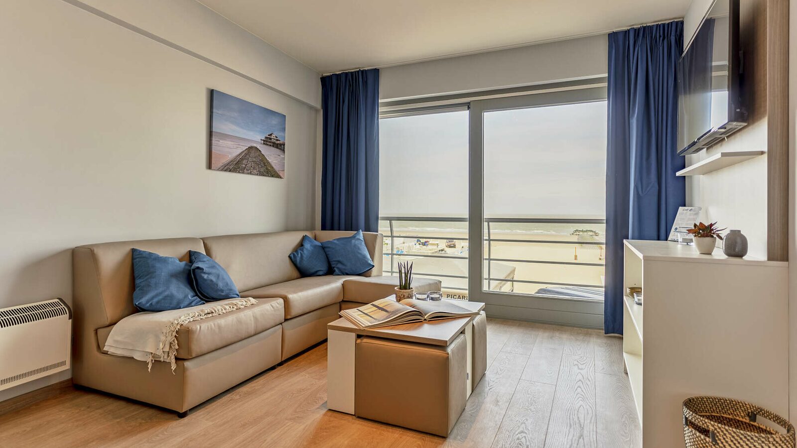 Comfort Suite - 4p | Bedroom | Sea view