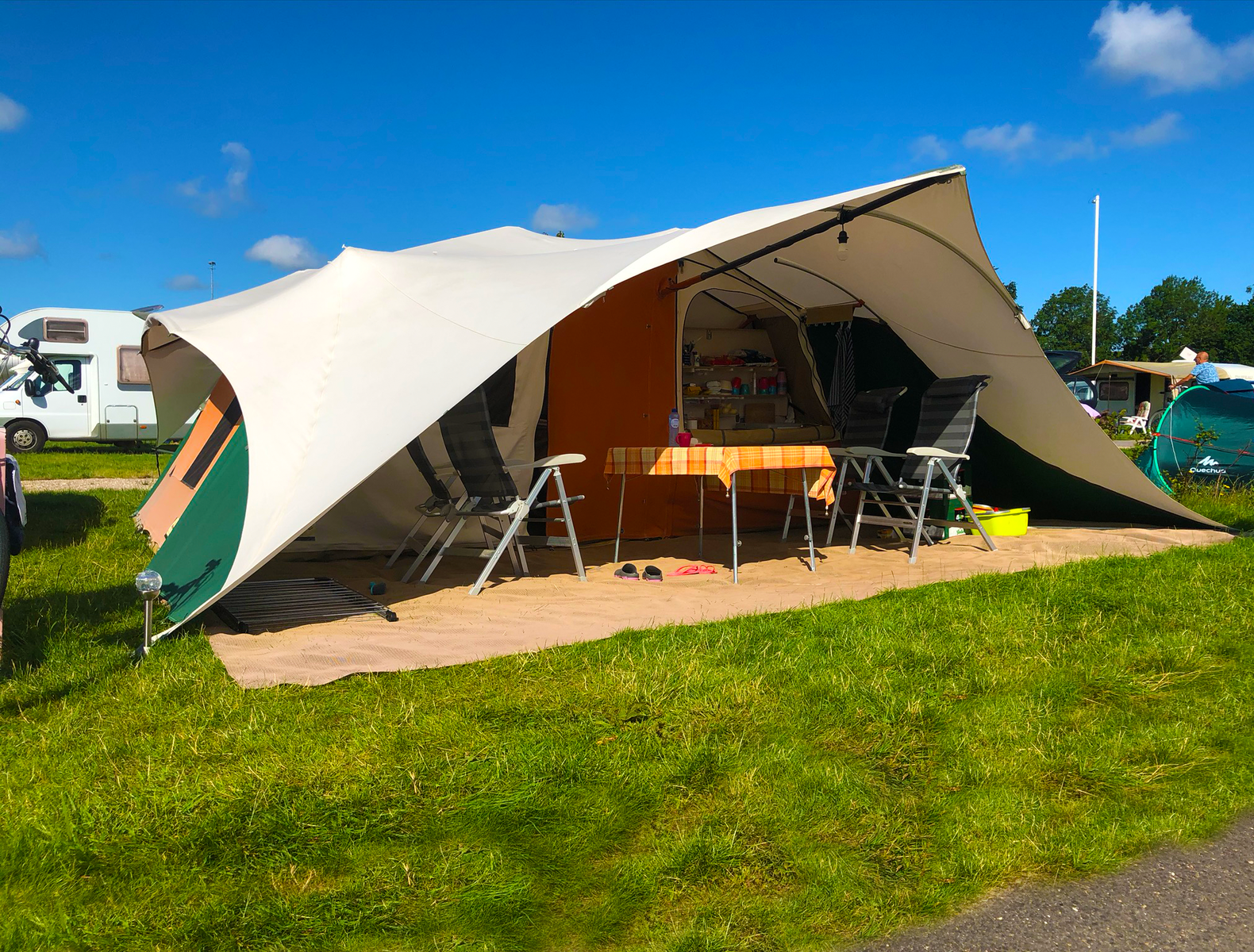 Komfortcampingplatz für Zelte / Klappanhänger (nicht für Wohnwagen / Wohnmobil)