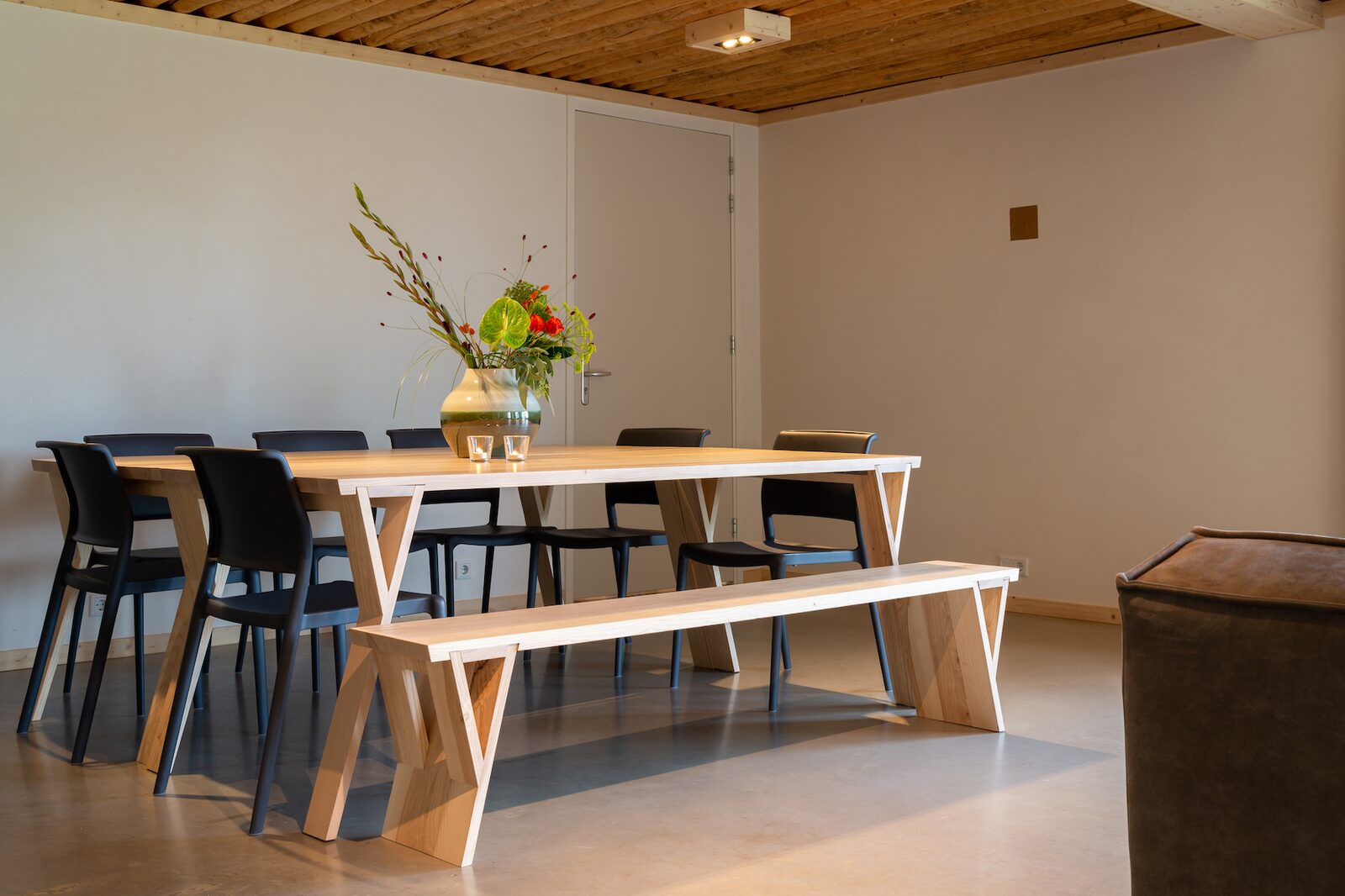 * 6-persoons eco, extra grote woonkamer (helft van twee-onder-een-kap)
