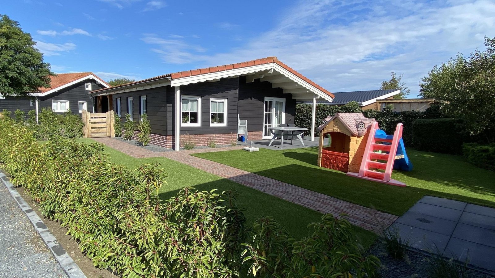 VZ866 Holiday chalet in Sint Annaland