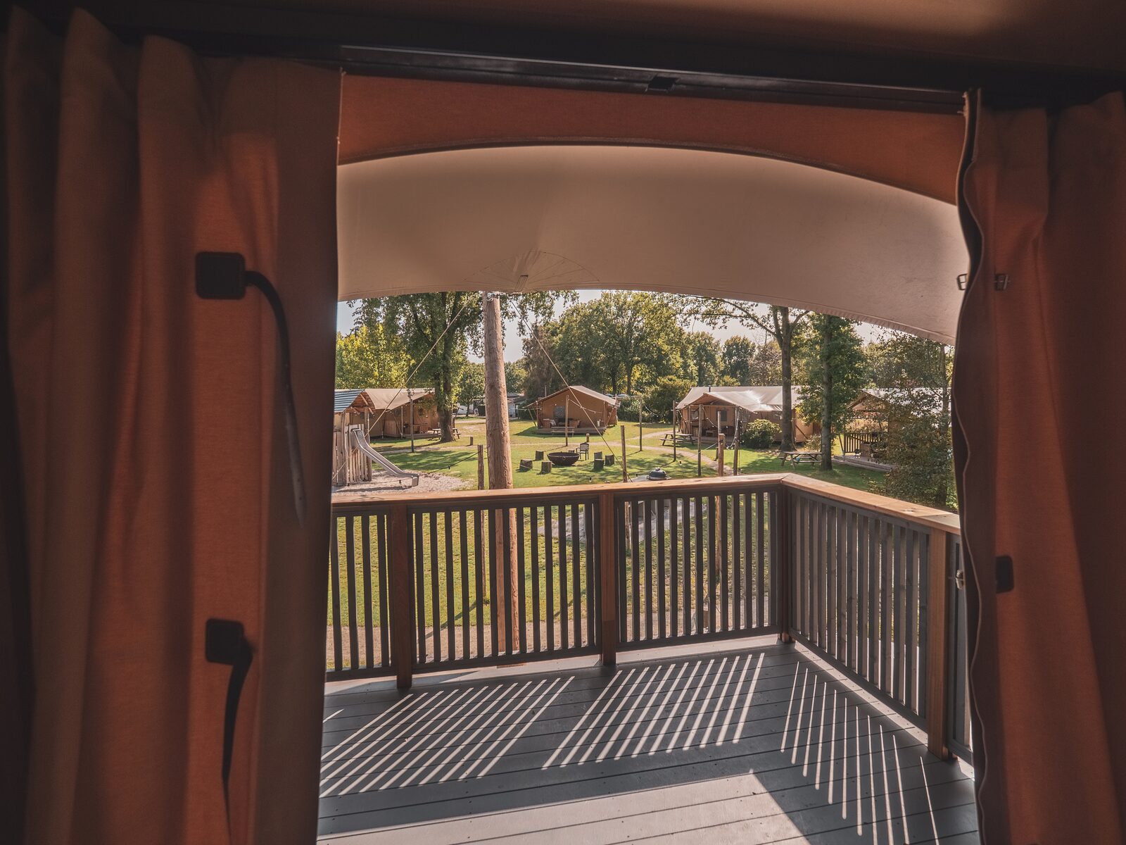 Luxury King's Lodge with Hottub | 4-8 Pers.