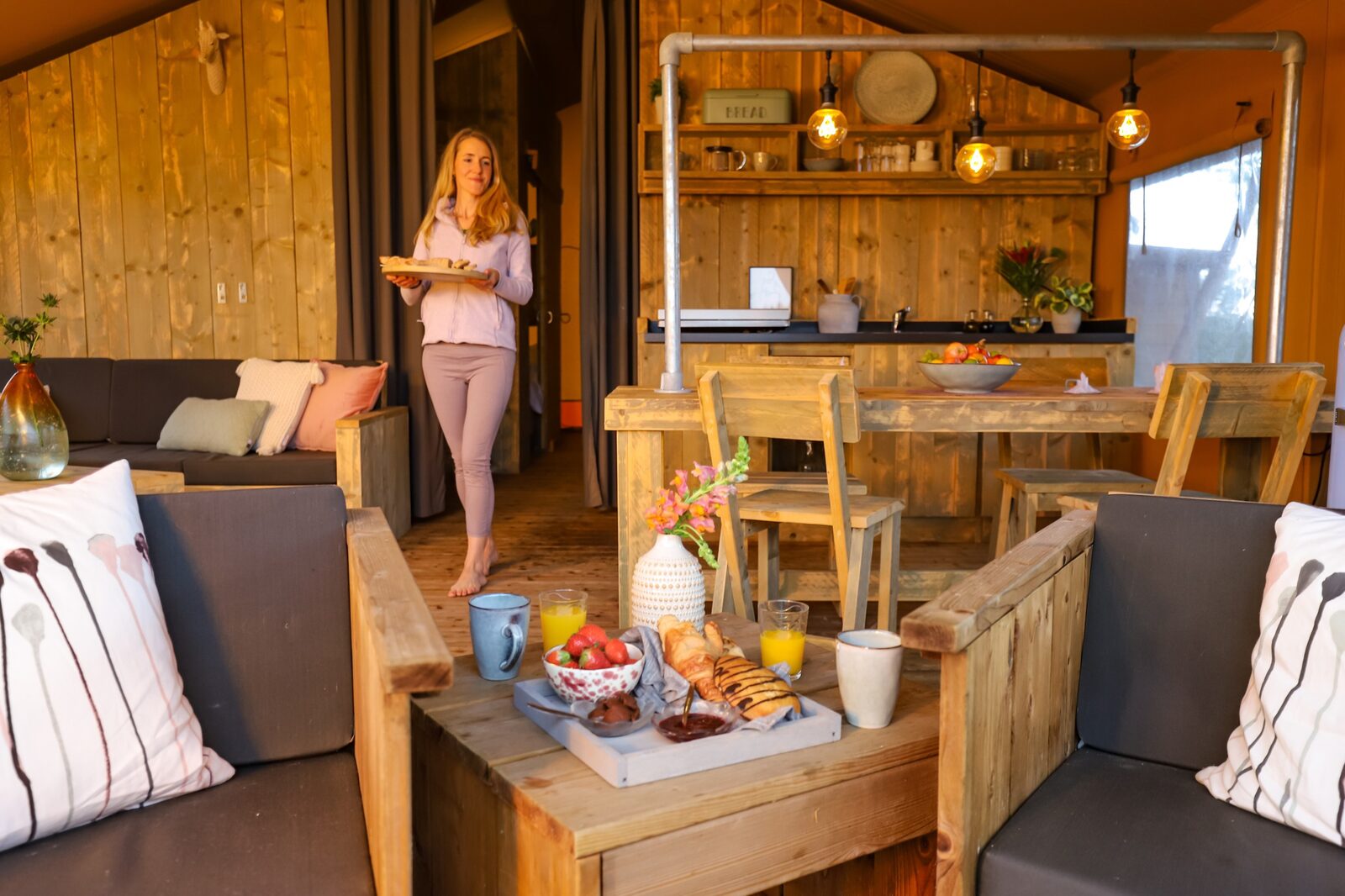 6-person glamping tent