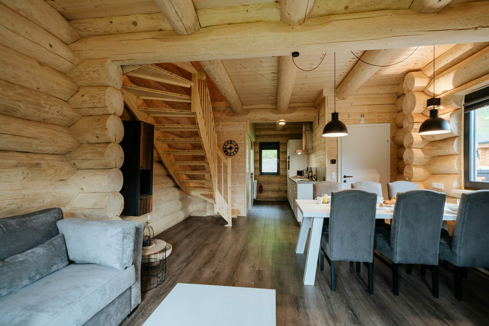Lodge 4-6C1