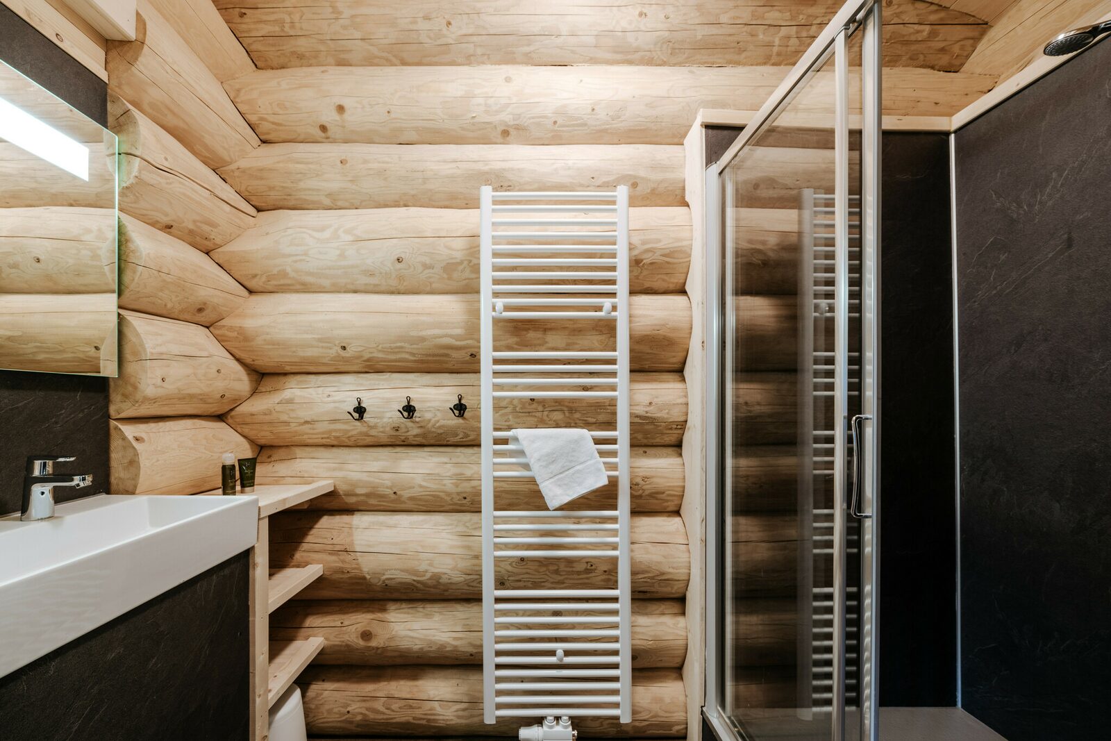Lodge 4-6C1