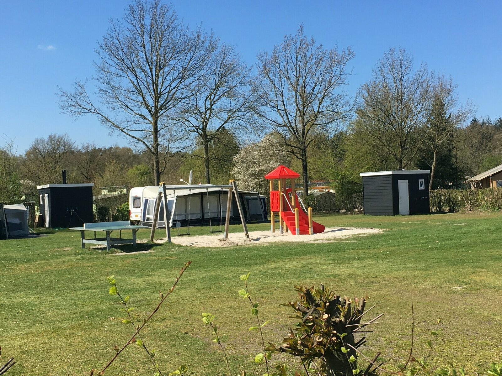 Comfort kampeerplaats met prive sanitair