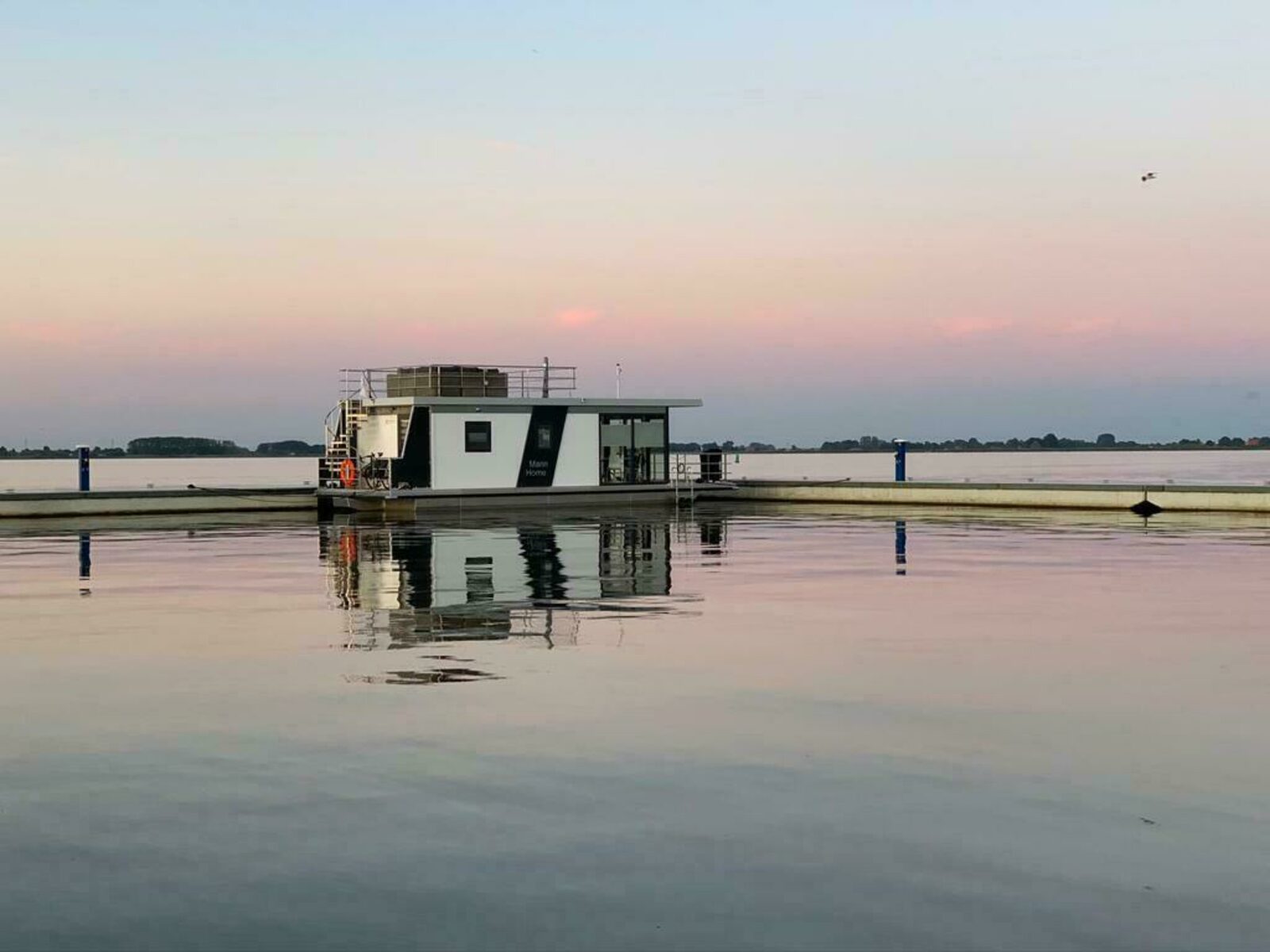 Houseboat - Paviljoenwei 4-3 | Sneek (Offingawier)  'Earrebarre'