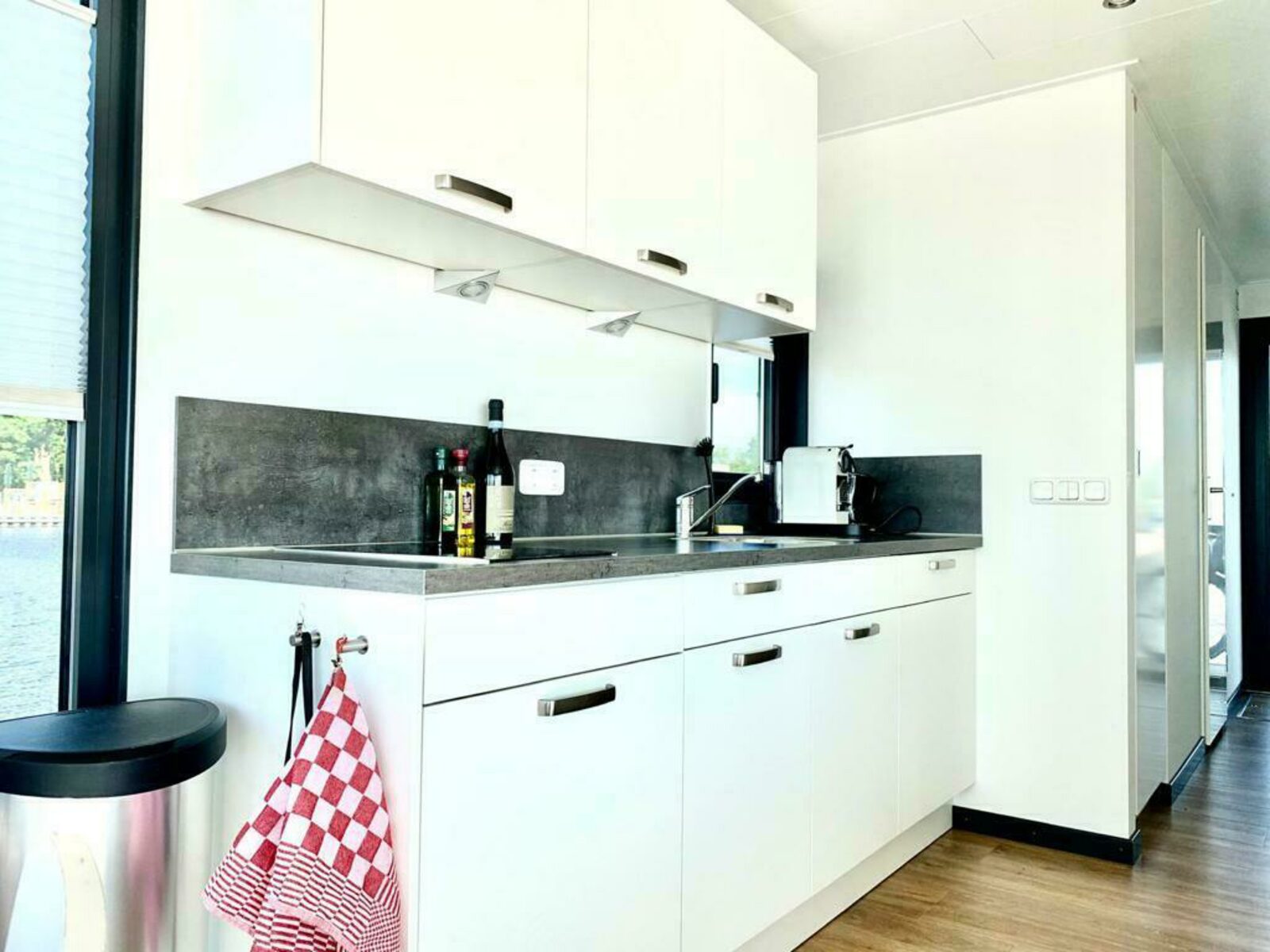 Houseboat - Paviljoenwei 4-3 | Sneek (Offingawier)  'Earrebarre'