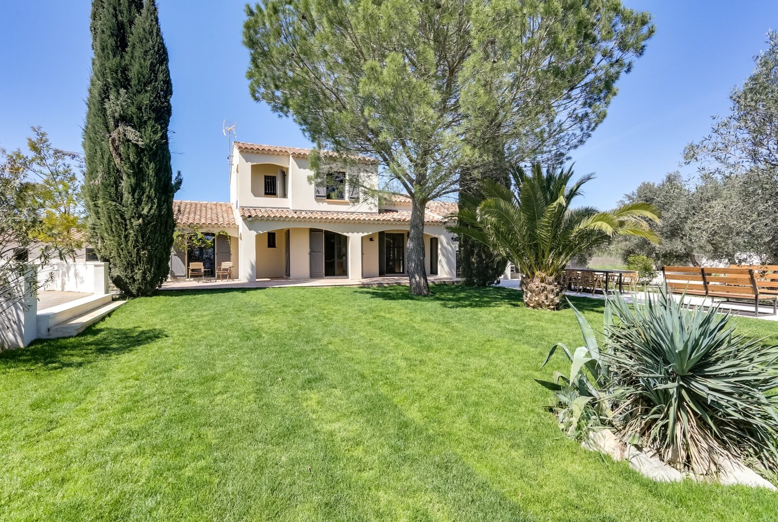 Villa Safar met zwembad en airco