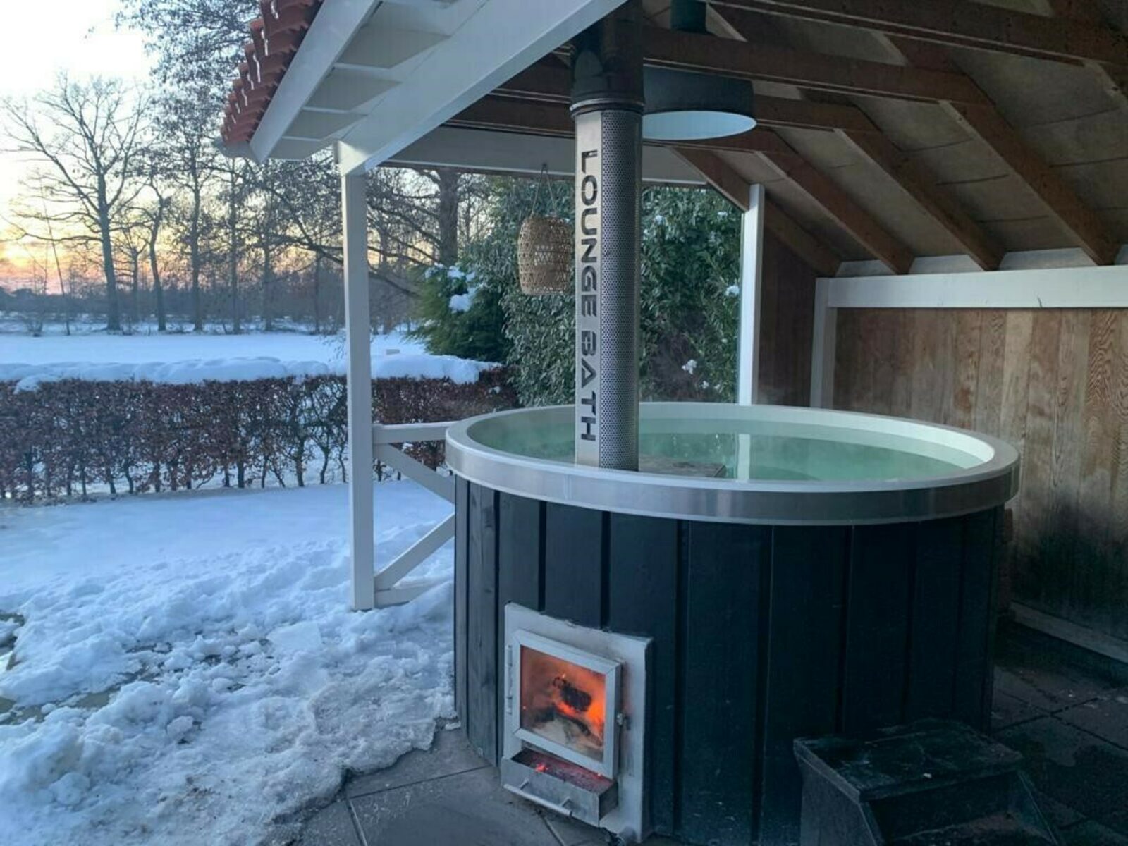 De Appelbloesem 6-persoons met overdekte hottub, barrelsauna, lounge, wifi